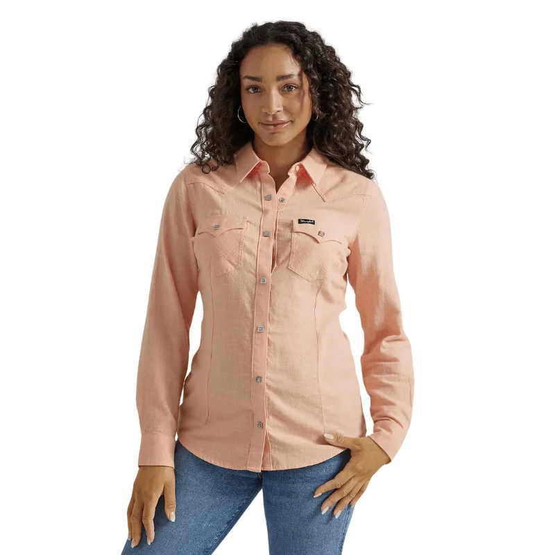 Wrangler Women's Peach Retro Long Sleeve Western Snap Shirt 112347182 Elegant Silk Short Shirt