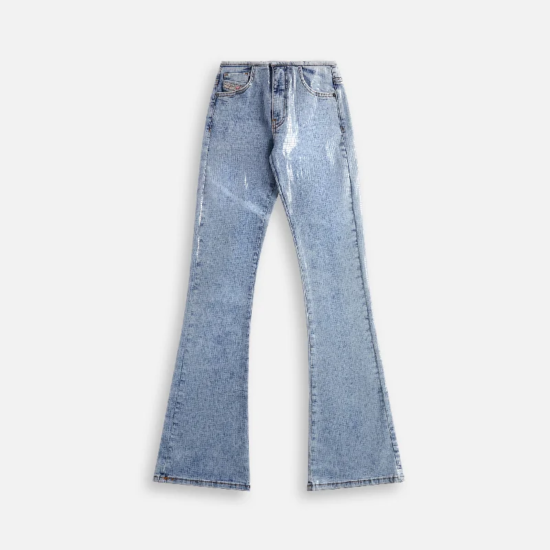 Diesel Shark Jean - Blue Denim Fashionable Slouchy Fit Jeans
