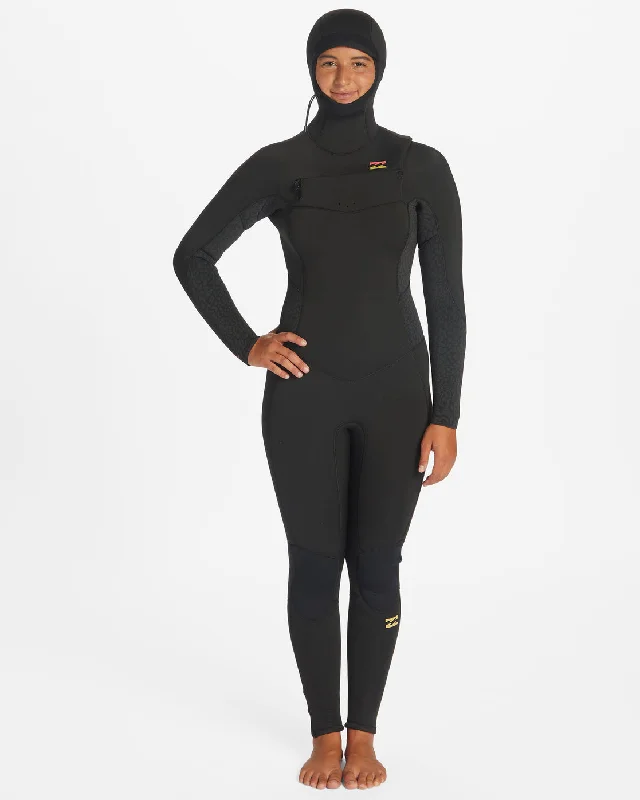 5/4 Synergy Hooded Chest Zip Full Wetsuit - Wild Black Hoodie with Ribbed Hem Stretchable Secure