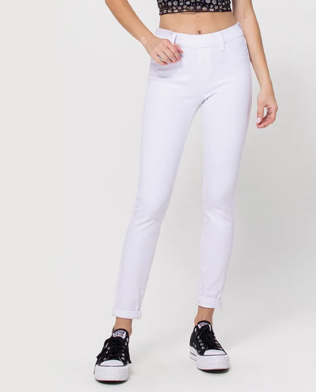 Cello Mid Rise Pull On Crop Skinny Jean Chic Cropped Jeans