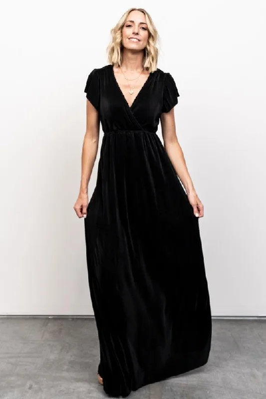 Athena Pleated Maxi Dress | Black Cozy Knitted Maxi Dress