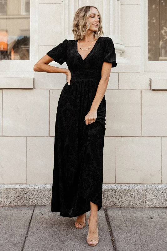 Leslie Velvet Maxi Dress | Black Elegant Maxi Dress with Pockets