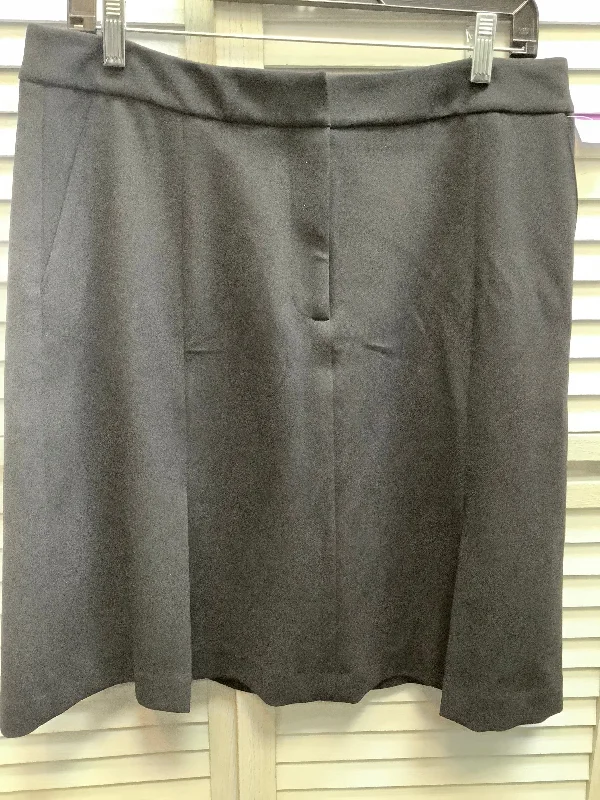 Black Skort Karl Lagerfeld, Size 10 seamless skirt comfort